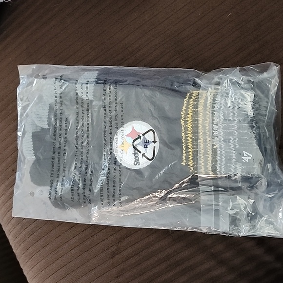 *New Men's Pittsburgh Steelers Gloves* - Picture 2 of 2